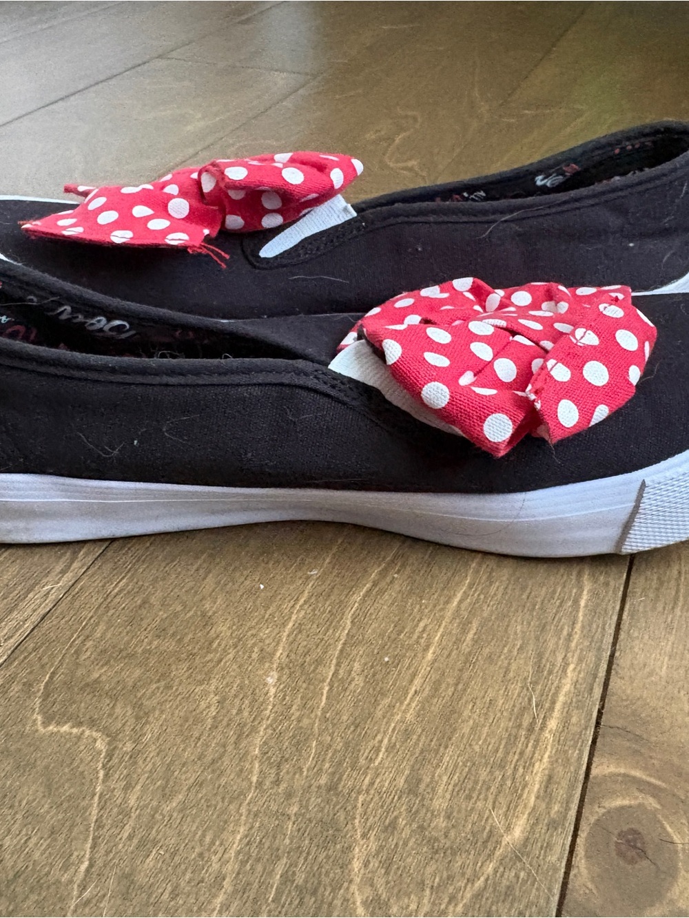 Disney Minnie Mouse Bow Slip On Sneakers - Picture 4 of 5